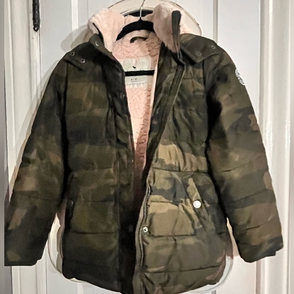 Camouflage Puffer Jacket Removable Hood Abercrombie & Fitch sz 9/10 Kids Sherpa - Picture 1 of 8